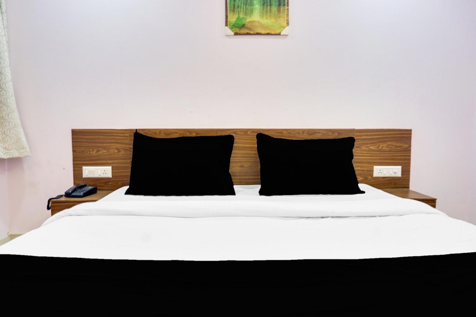 Super Collection O Chandan Nagar Kharadi Formerly Kharadi Inn Pune Ngoại thất bức ảnh