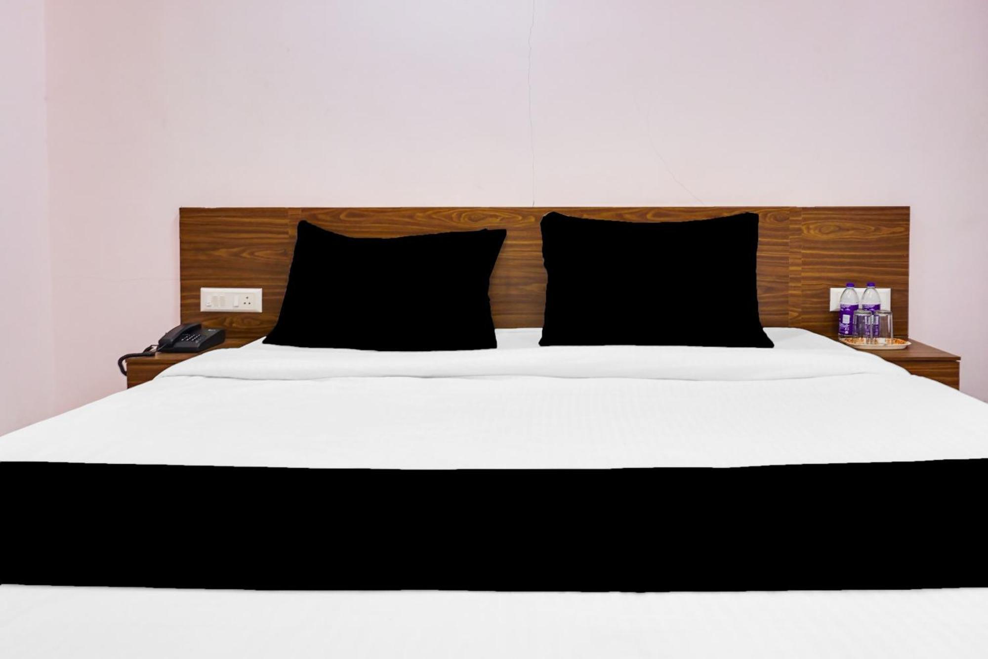 Super Collection O Chandan Nagar Kharadi Formerly Kharadi Inn Pune Ngoại thất bức ảnh